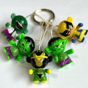 4/$20 Kinder Egg Marvel Twistheads: 2 Incredible Hulks, Loki, Wolverine & Lizard